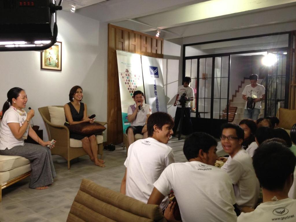 Baan Dinso Hostel@Ratchadamnoen 曼谷 外观 照片